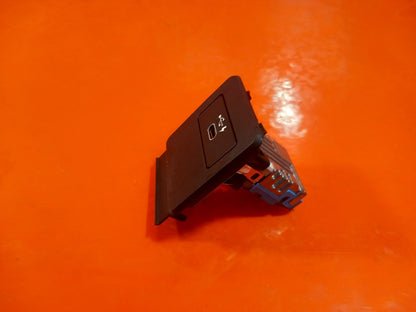 BMW F40 116D 1.5 Diesel 2021 USB Port 8711939 Warranty A365 - Image 12
