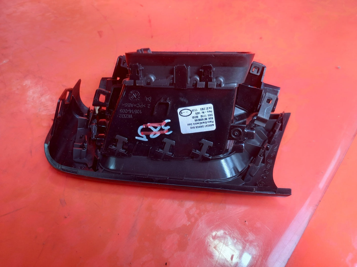 Renault Captur 1.6 Petrol 2023 Front Right Dashboard Air Vent 687605826R A392 - Image 12