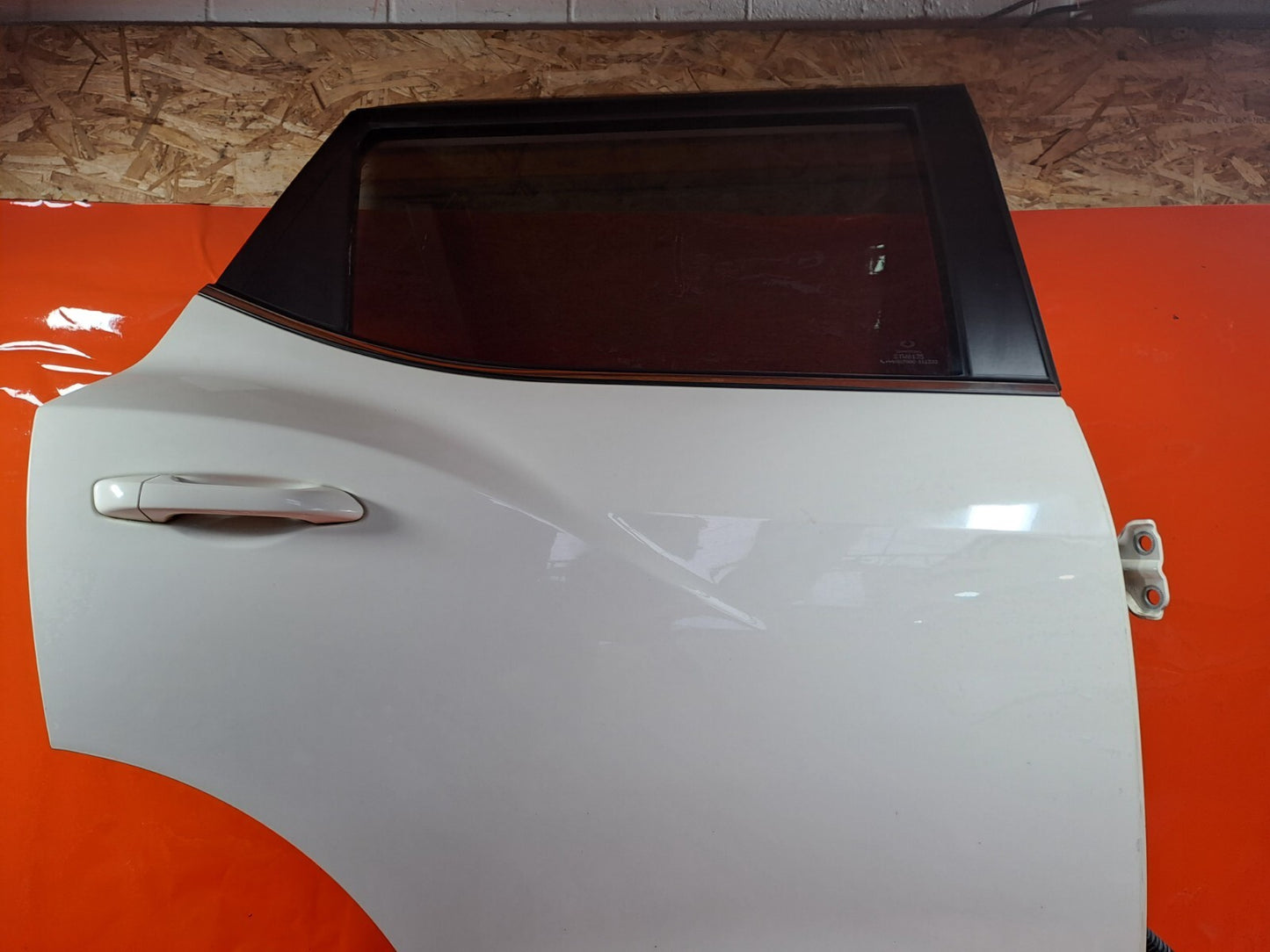 ✅SSANGYONG TIVOLI Elx 1.6 DIESEL 2016 REAR RIGHT DOOR WHITE bare - Image 5