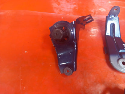 2019 BMW X3 G01 Front Right Wing Mounting Bracket Set 7424678 Warranty A393 - Image 4