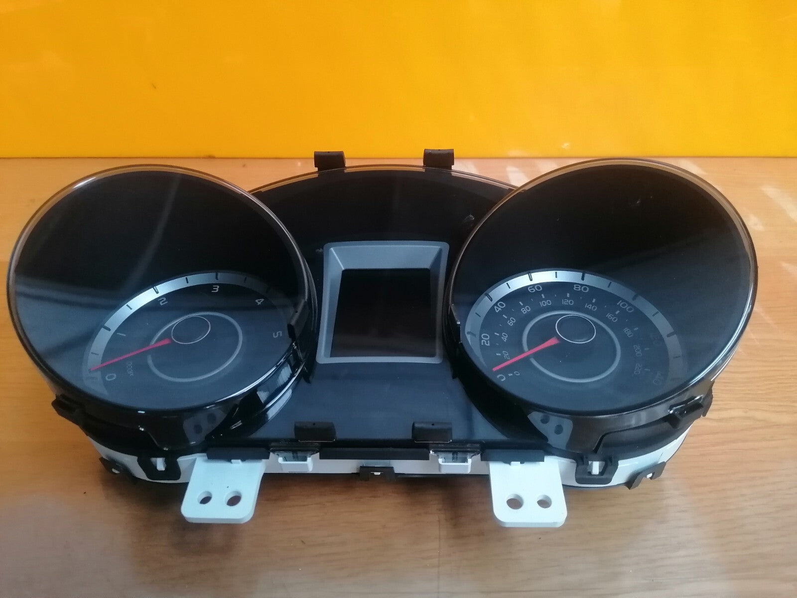 ebay-src:https://i.ebayimg.com/00/s/mtiwmfgxnjaw/z/vo0aaoswiltlkl9j/$_57.jpg