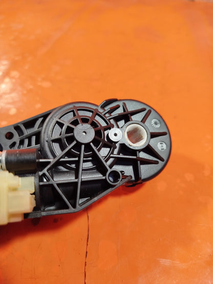 ebay-src:https://i.ebayimg.com/00/s/mtywmfgxmjaw/z/sc8aaoswotfn67u5/$_57.jpg