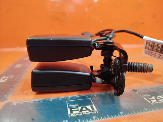✅Ford Mondeo Titanium 2015 2.0 Diesel REAR SEAT BELT BUCKLE DS73-F613K12-AC35B8 - Image 2