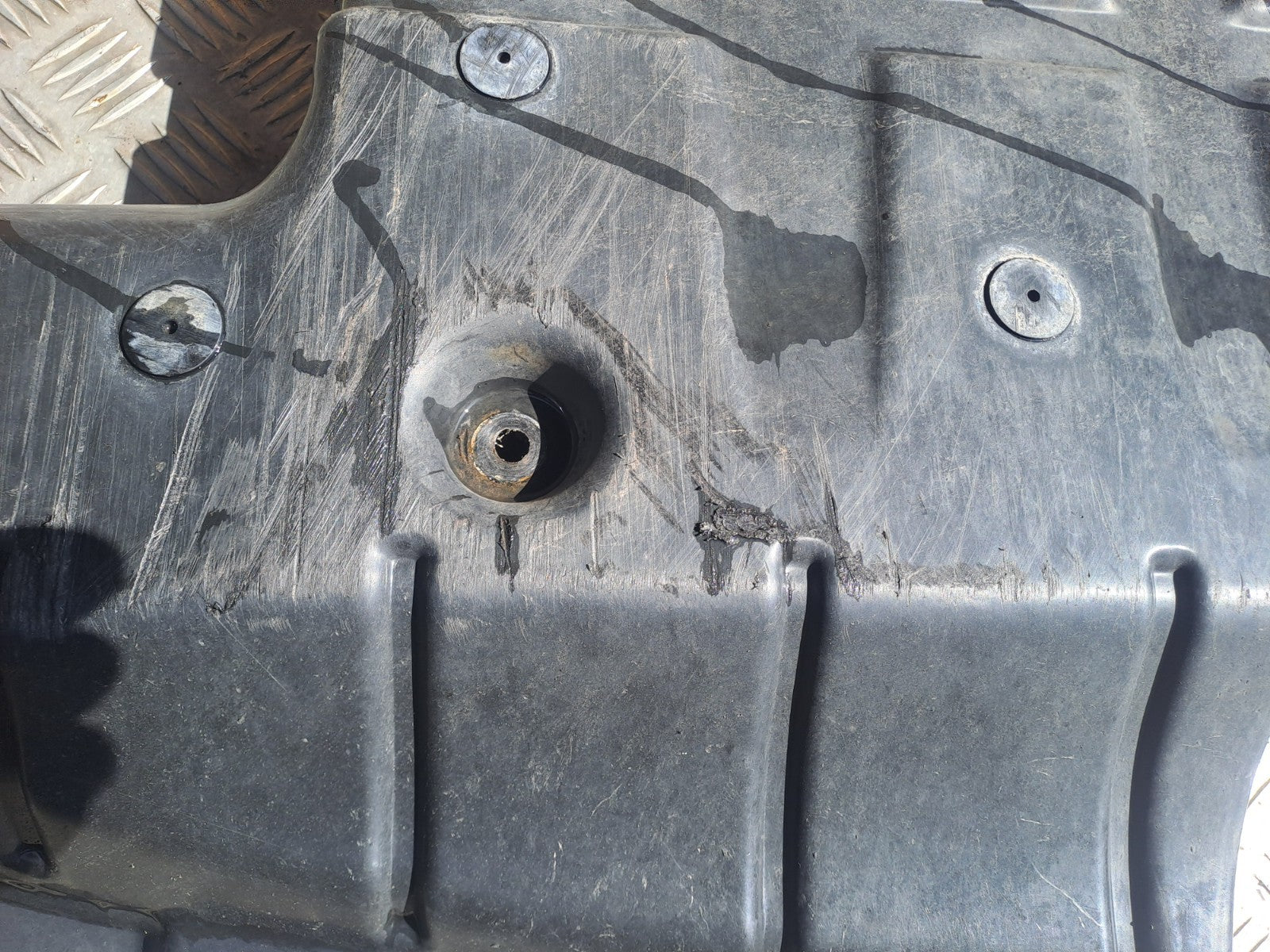 ✅SSANGYONG RODIUS TURISMO 2.2 DIESEL 2017 ENGINE UNDERTRAY COVER 24910-21000 - Image 6