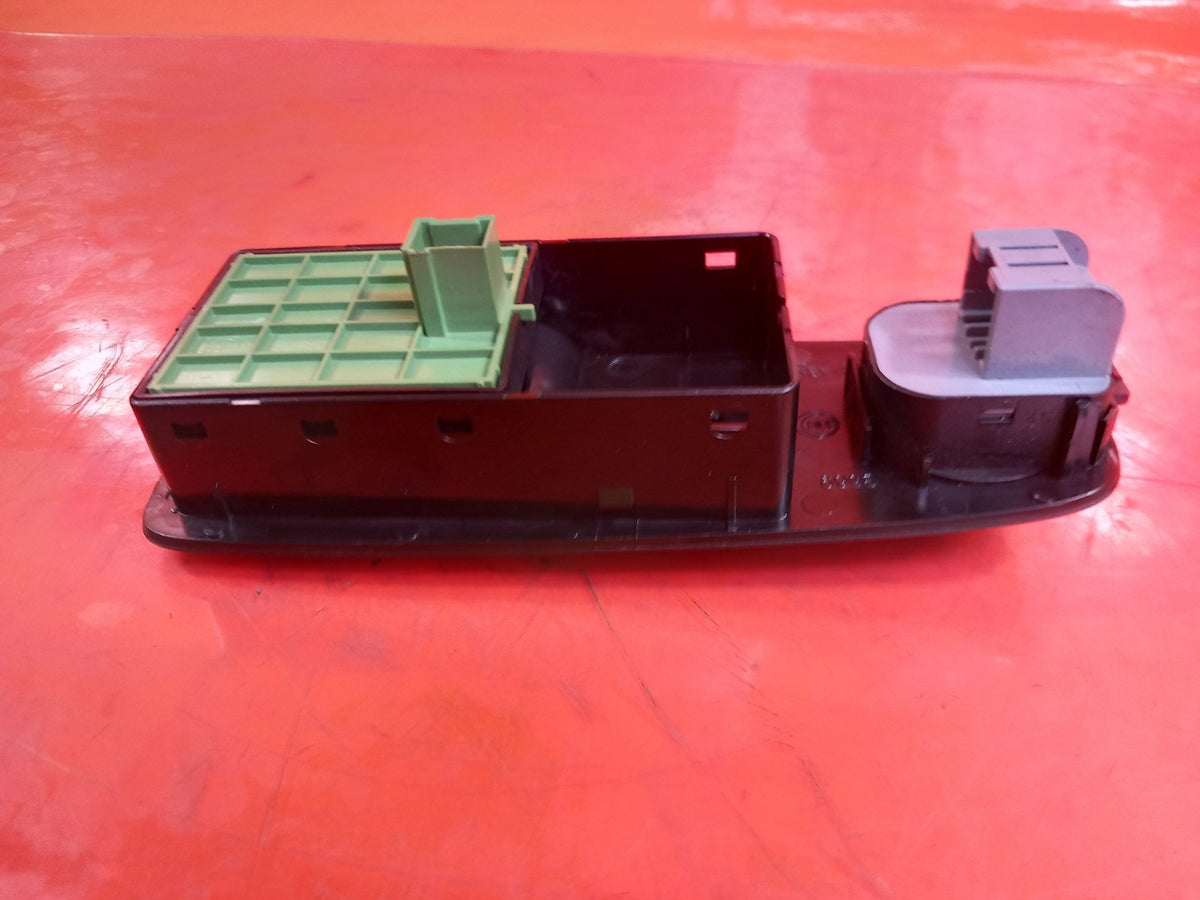 ebay-src:https://i.ebayimg.com/00/s/mtiwmfgxnjaw/z/04eaaeswtlzqecl6/$_57.jpg