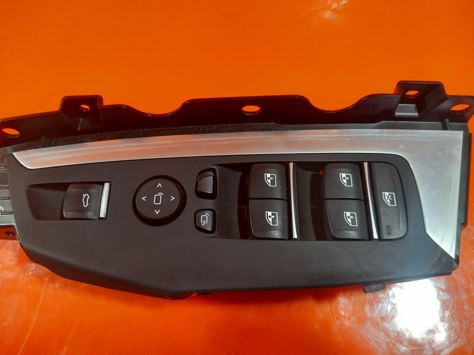ebay-src:https://i.ebayimg.com/00/s/mtiwmfgxnjaw/z/sxmaaeswa1bqmrmc/$_57.jpg