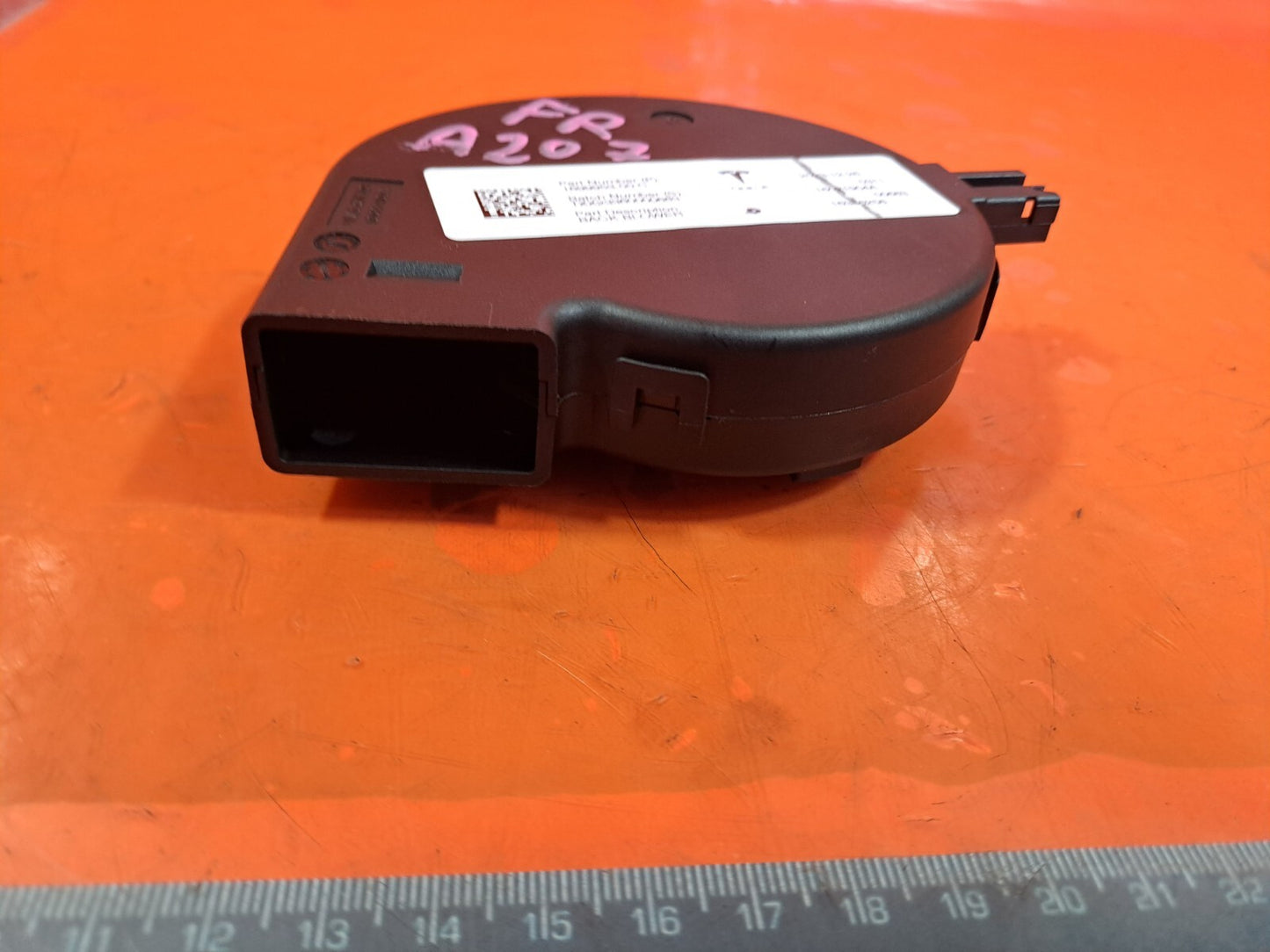 ✅TESLA Model 3 Long 2024 FRONT RIGHT SEAT BACK BLOWER 1699953-00-C A207 - Image 4