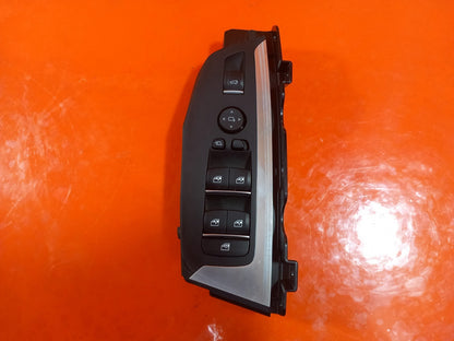 BMW X5 G05 3.0 Petrol 2025 Front Right Door Window Switch 6832729 Warranty A398 - Image 2