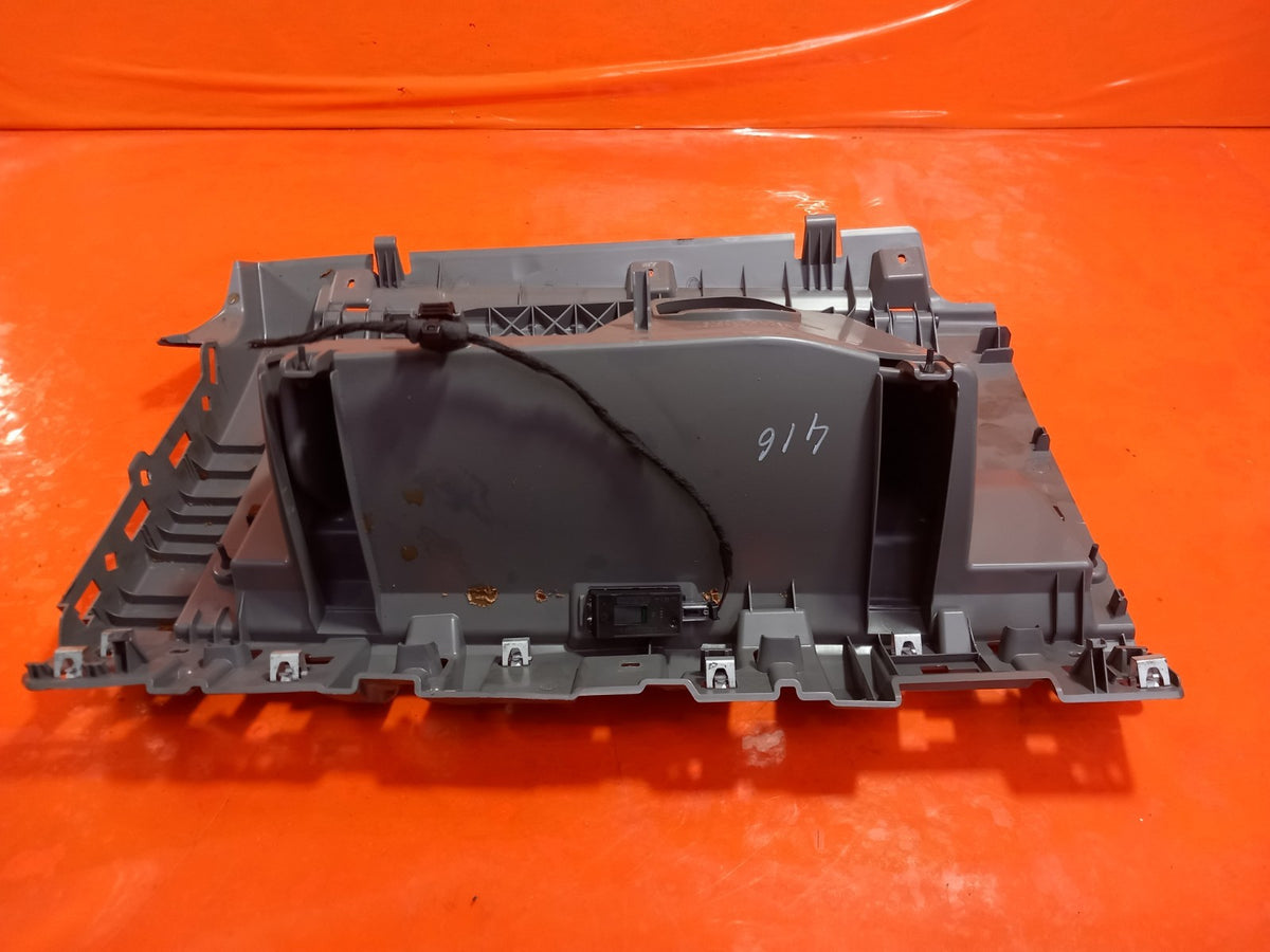 VW Transporter St-Line 2.0 Diesel 2023 Glove Box 7L2858007 Warranty A416 - Image 10