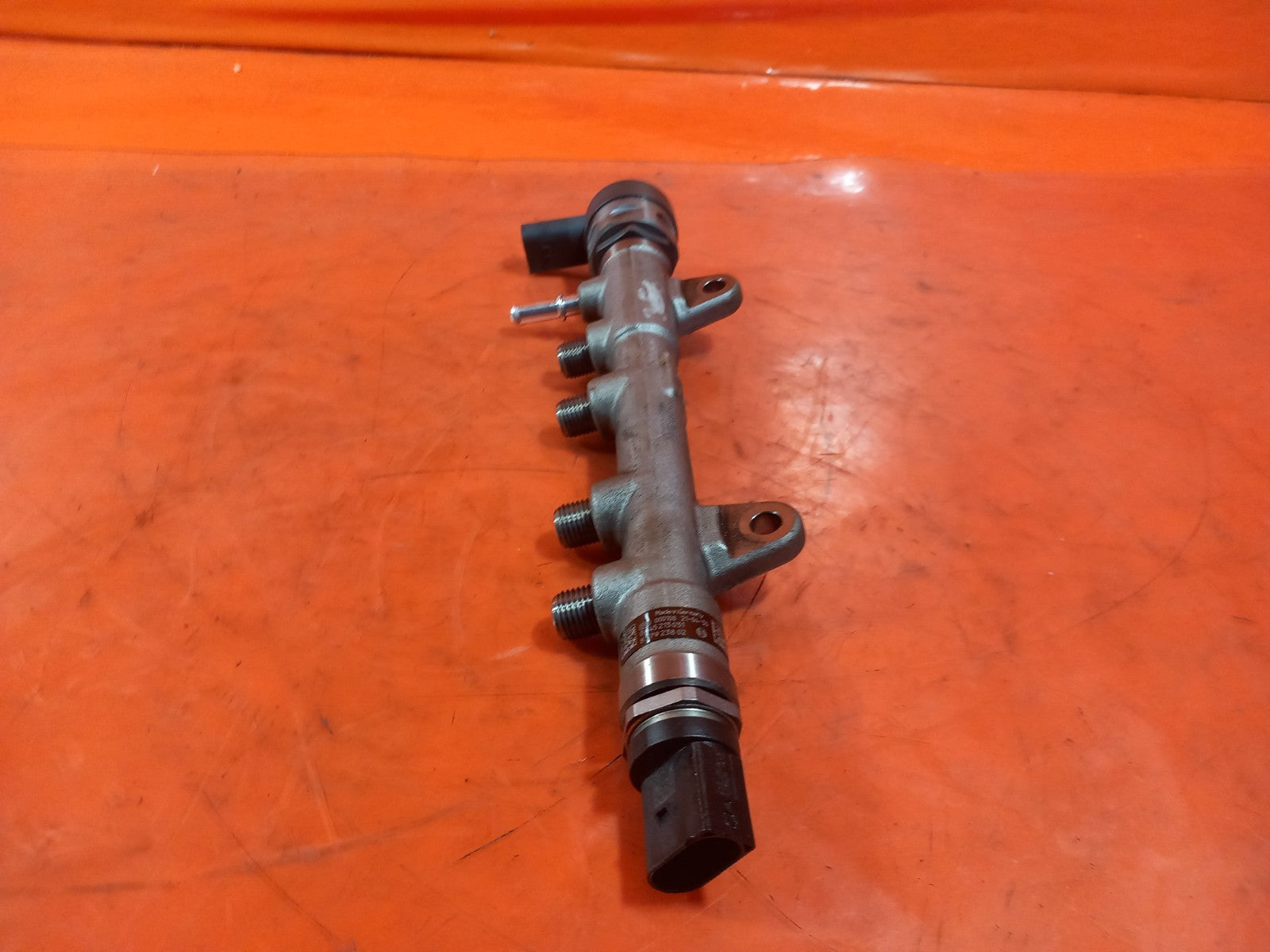 2021 BMW 1 Series F40 Fuel Injection Rail 8579238 Warranty A365 - Image 4