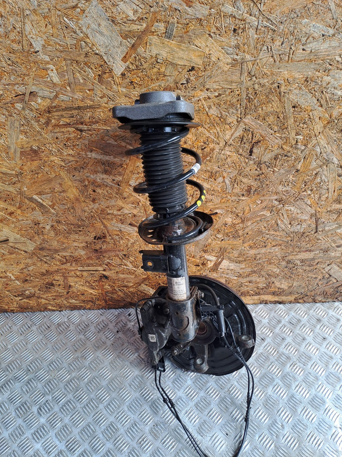 ✅MERCEDES B180 W246 1.8 DIESEL 2012 FRONT RIGHT SUSPENSION LEG HUB A2463209013 - Image 3