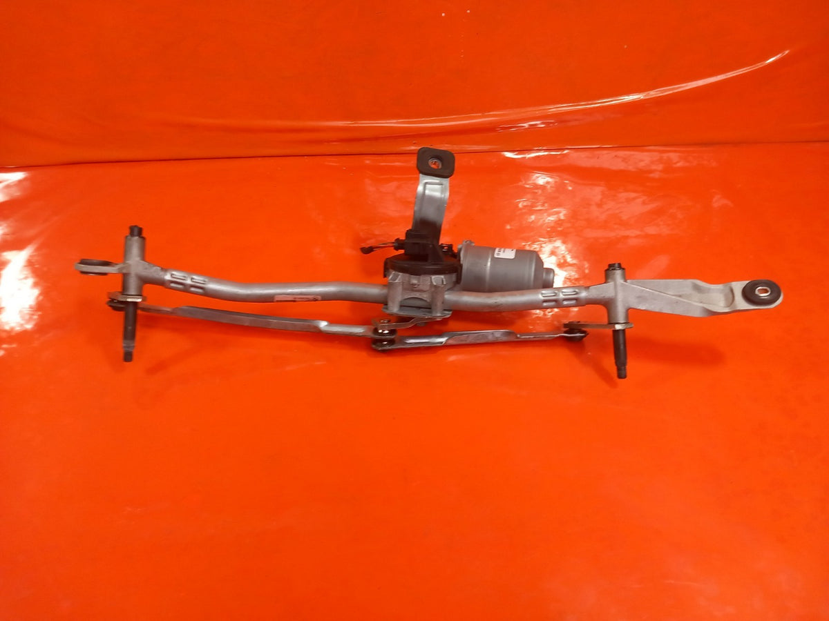 BMW F40 116D 1.5 Diesel 2021 Front Wiper Motor and Linkage 7453954 A365 - Image 9