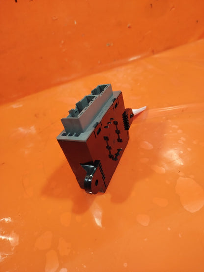 ✅FORD FIESTA MK8 VIGNALE 1.0 PETROL 2018 FRONT LEFT DOOR CONTROL MODULE ECU A261 - Image 6