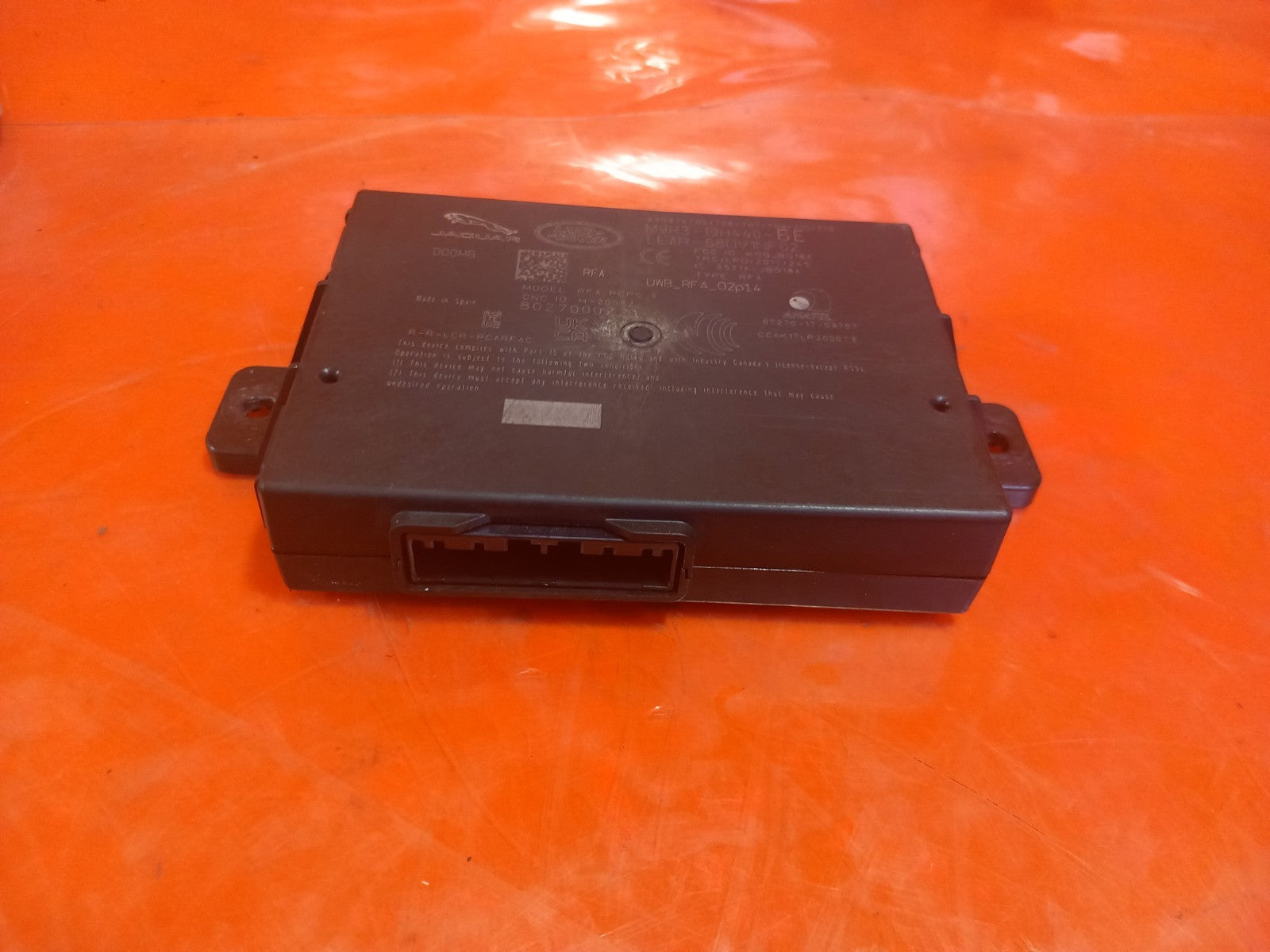 Land Rover Defender L663 3.0 Diesel 2025 Keyless Entry Control Module M9R319H440 - Image 3