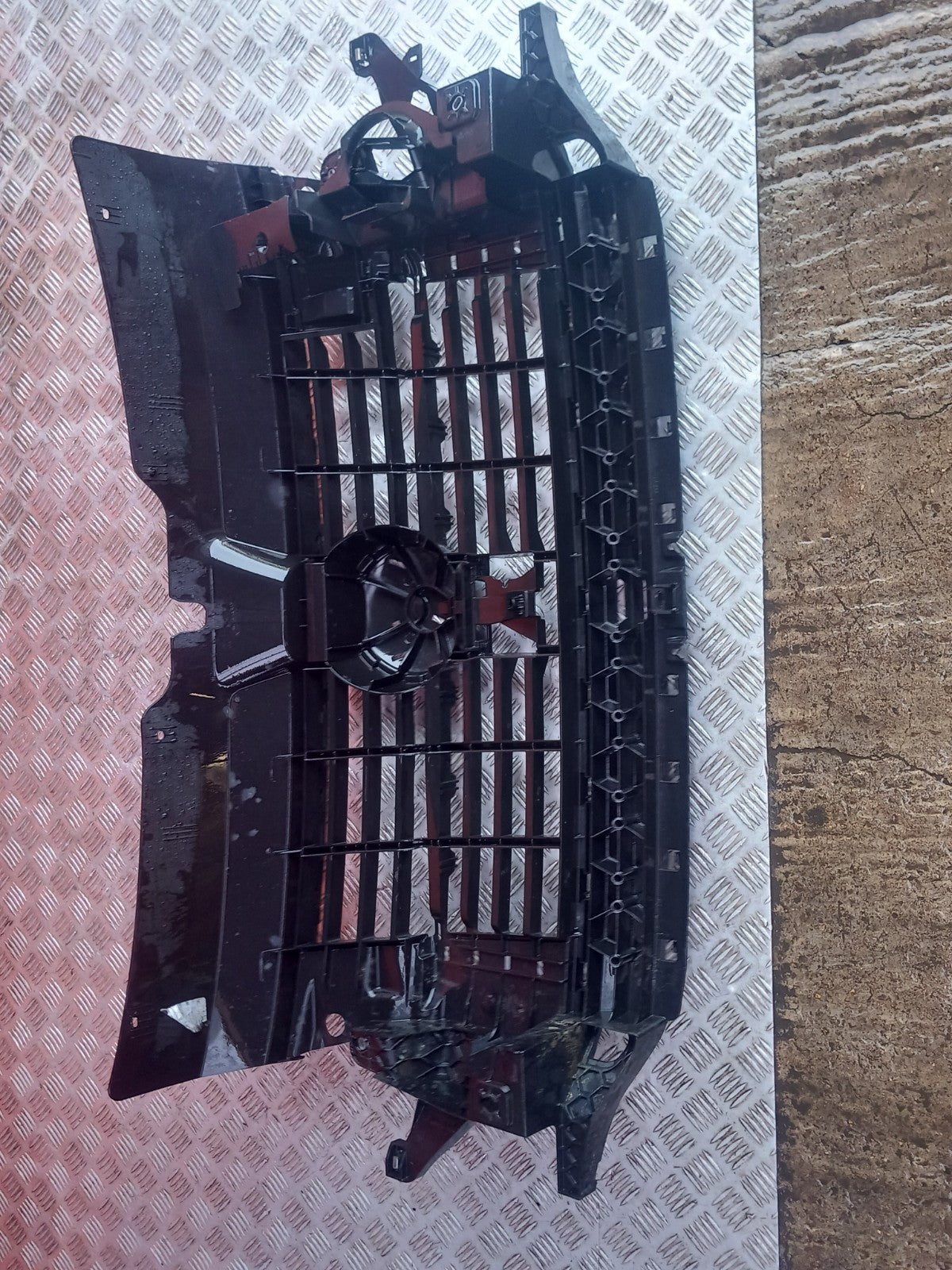 2021 VW Transporter T30 Front Grill w/ Radar Support Panel 7LA8076 Warranty A410 - Image 9