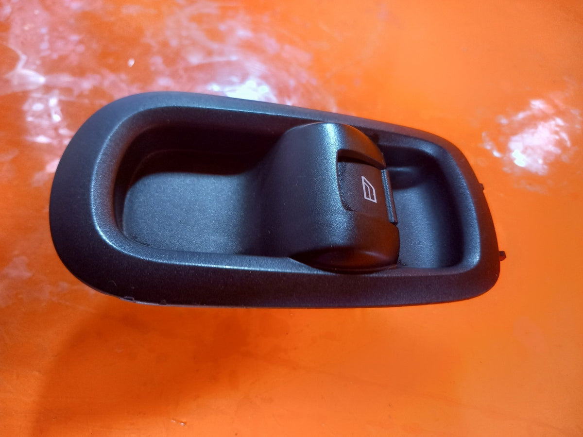 Ford Transit Custom 2.0 Diesel 2016 Front Left Door Window Switch A409 - Image 2
