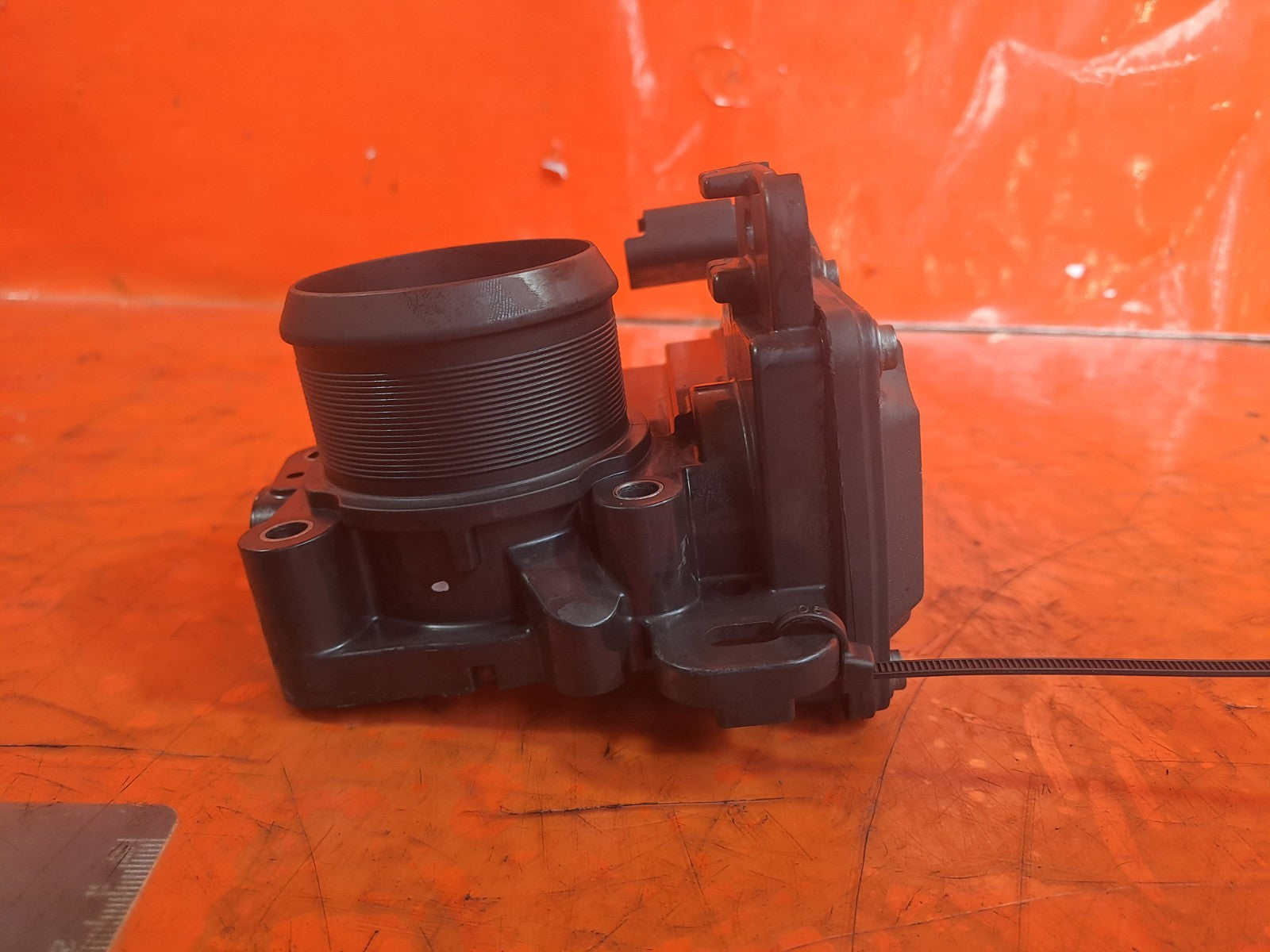ebay-src:https://i.ebayimg.com/00/s/mtiwmfgxnjaw/z/y3eaaeswz~9ooit3/$_57.jpg