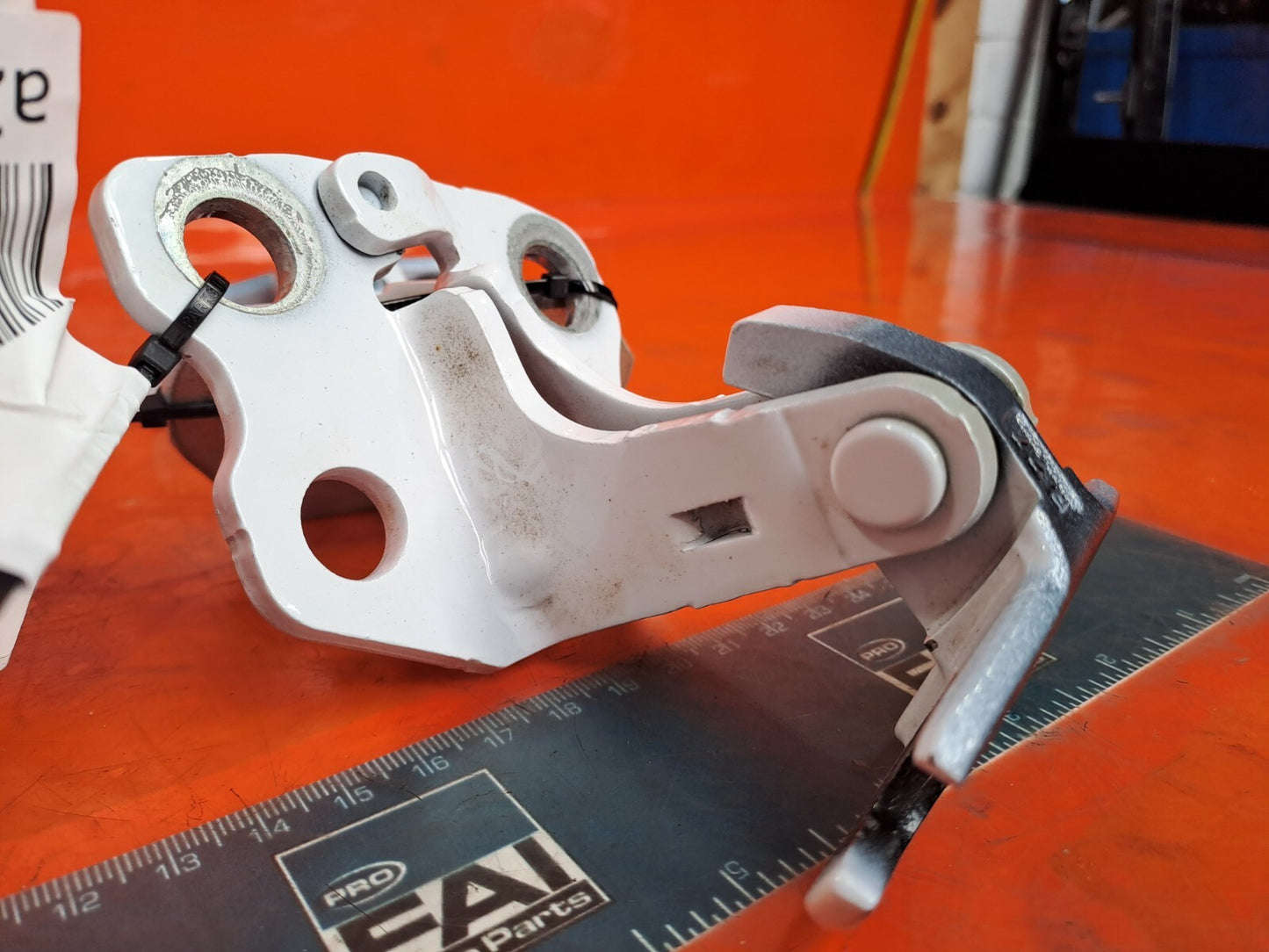 TESLA MODEL 3 LONG 2024 REAR RIGHT DOOR HINGES RUL-631-D Warranty A207 - Image 4