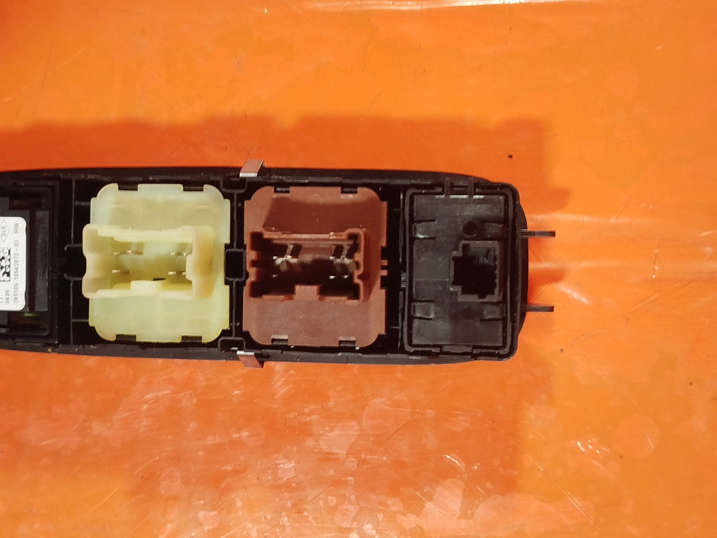 ✅2024 DACIA DUSTER JOURNEY FRONT RIGHT WINDOW SWITCH 255709019R + WARRANTY A364 - Image 10