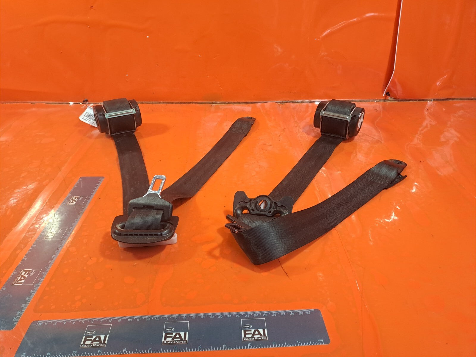 ✅2010 LAND ROVER DISCOVERY 4 L319 REAR SEAT BELTS PAIR + WARRANTY A265 - Image 3