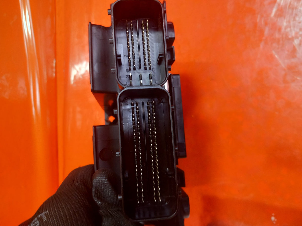 ebay-src:https://i.ebayimg.com/00/s/mtiwmfgxnjaw/z/ghaaaeswvnxql7jq/$_57.jpg