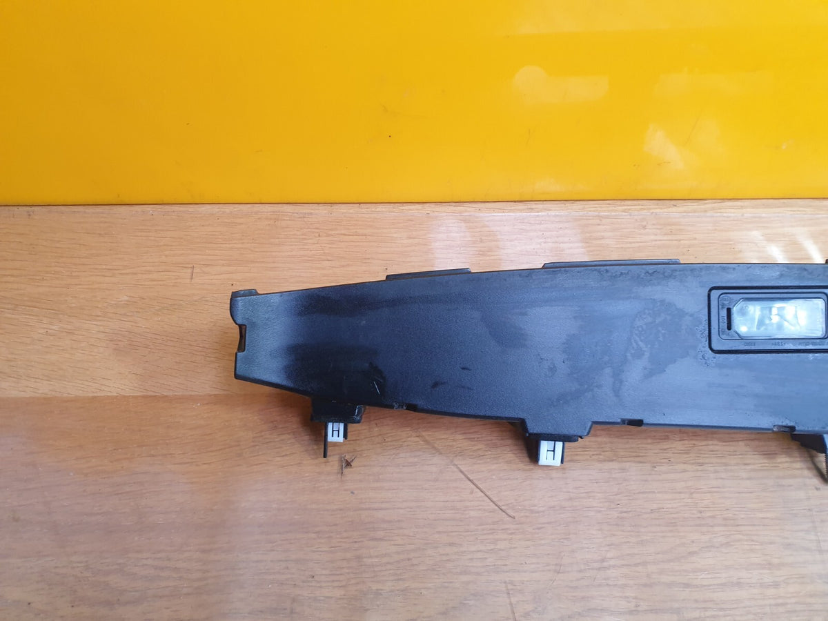 2022 Range Rover Evoque L551 Tailgate Boot Handle Trim K8D2-404C42-A A169 - Image 2