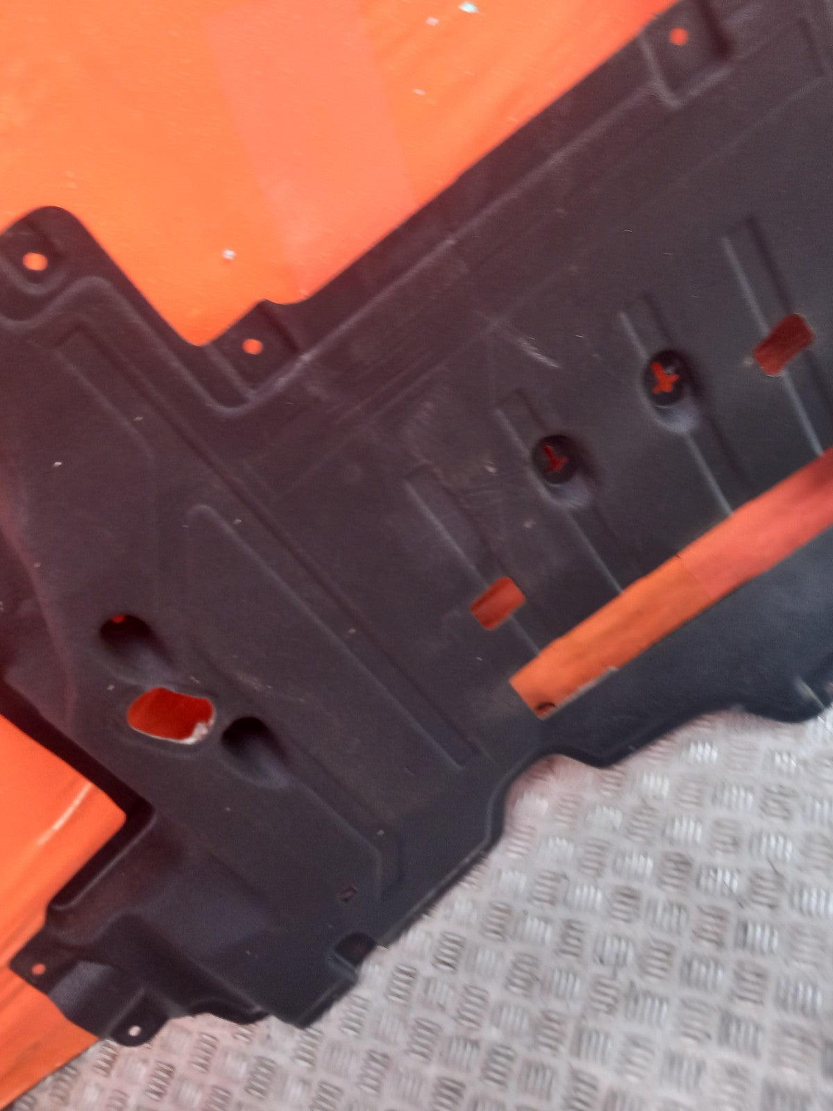 Land Rover Defender L663 3.0 Diesel 2025 Undertray Splash Guard Warranty A396 - Image 5