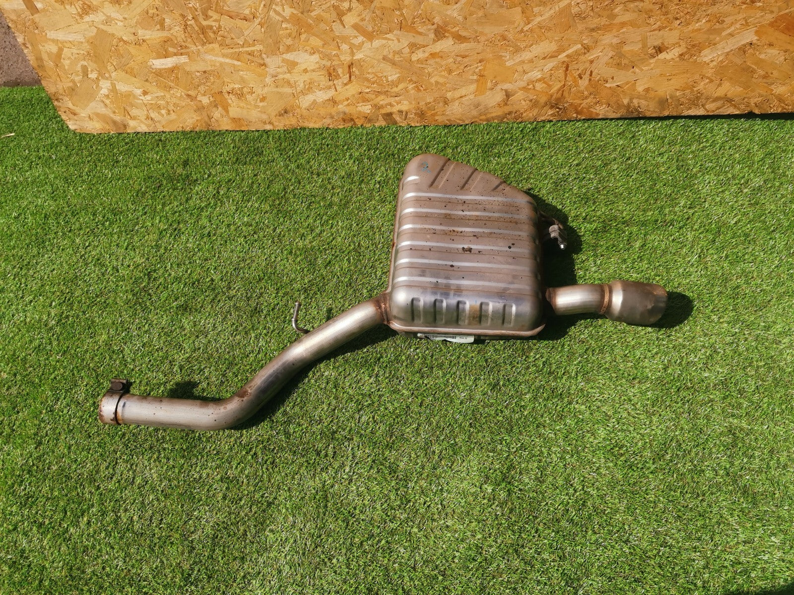 JAGUAR F-PACE X761 3.0 PETROL 2017 EXHAUST SILENCER MUFFLER HK835K244GF Warranty - Image 2