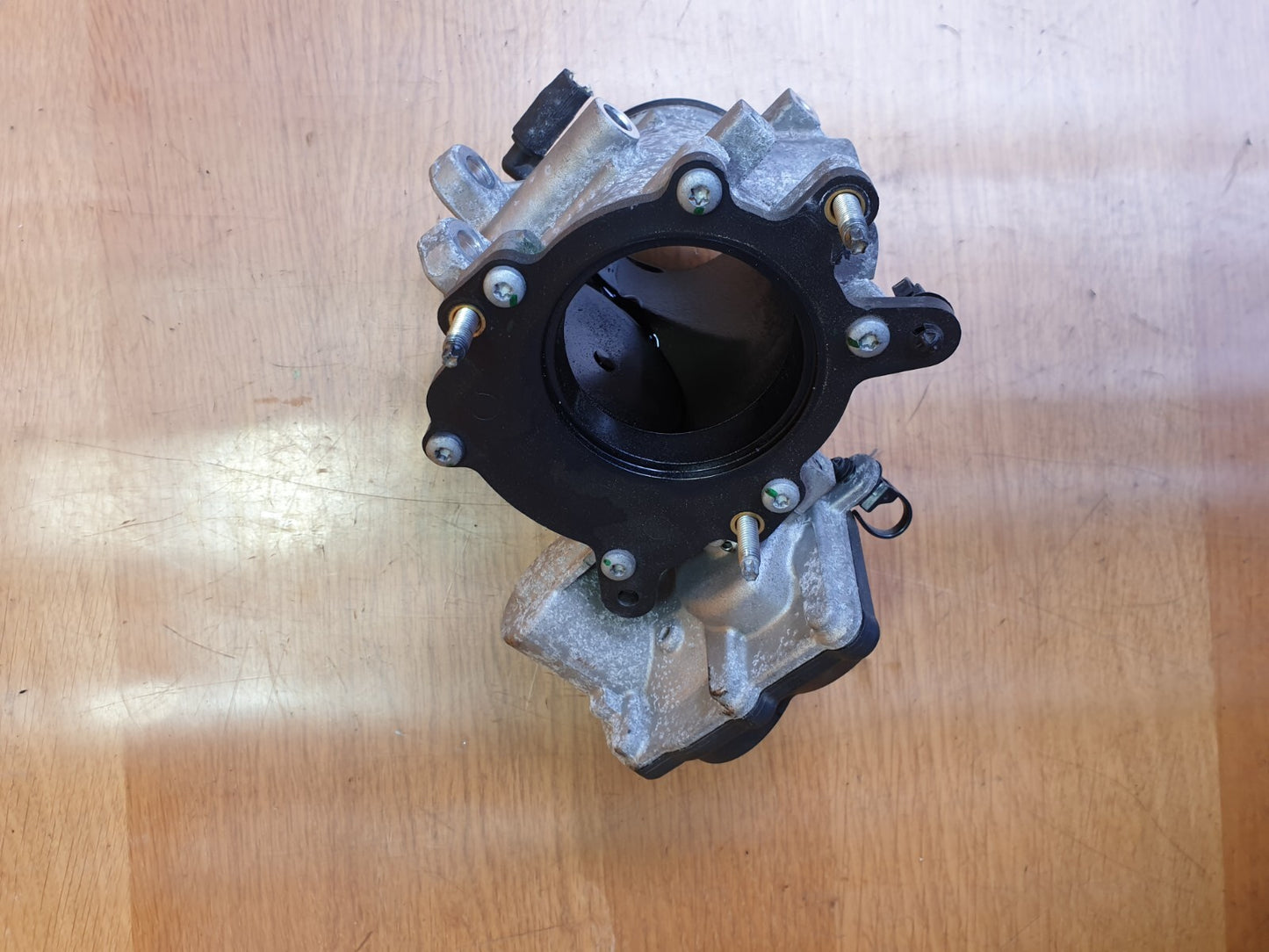 ebay-src:https://i.ebayimg.com/00/s/mtiwmfgxnjaw/z/05uaaoswuatmotro/$_57.jpg