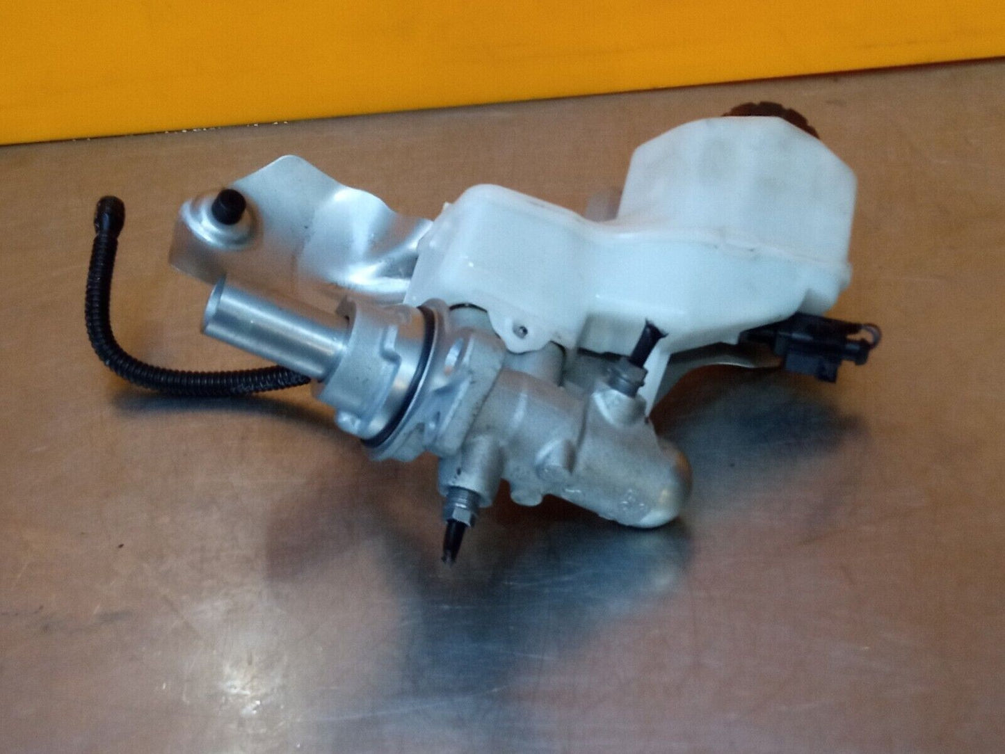 VW GOLF MK8 2.0 DIESEL 2016-2021 BRAKE FLUID TANK 0204839697 Warranty A001 - Image 7