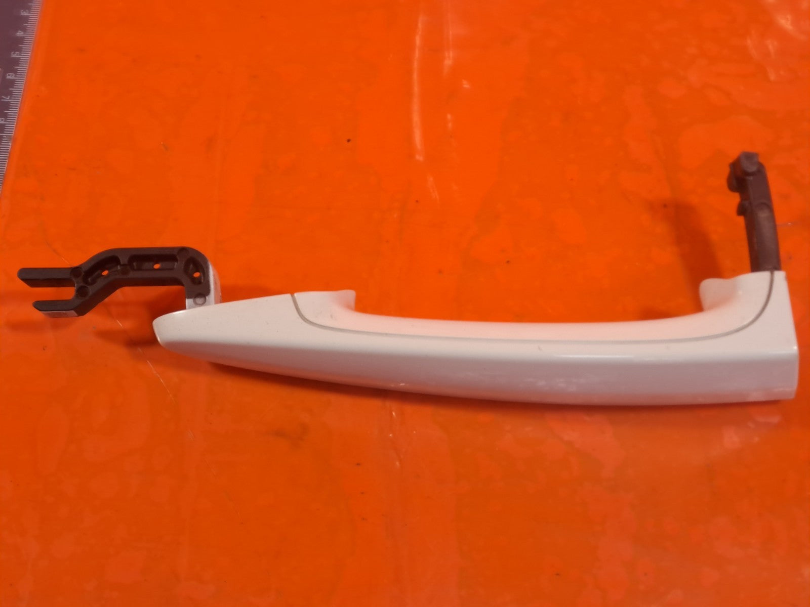 ✅BMW F33 420D M SPORT 2.0 DIESEL 2015 EXTERIOR DOOR HANDLE WHITE Warranty A367 - Image 2