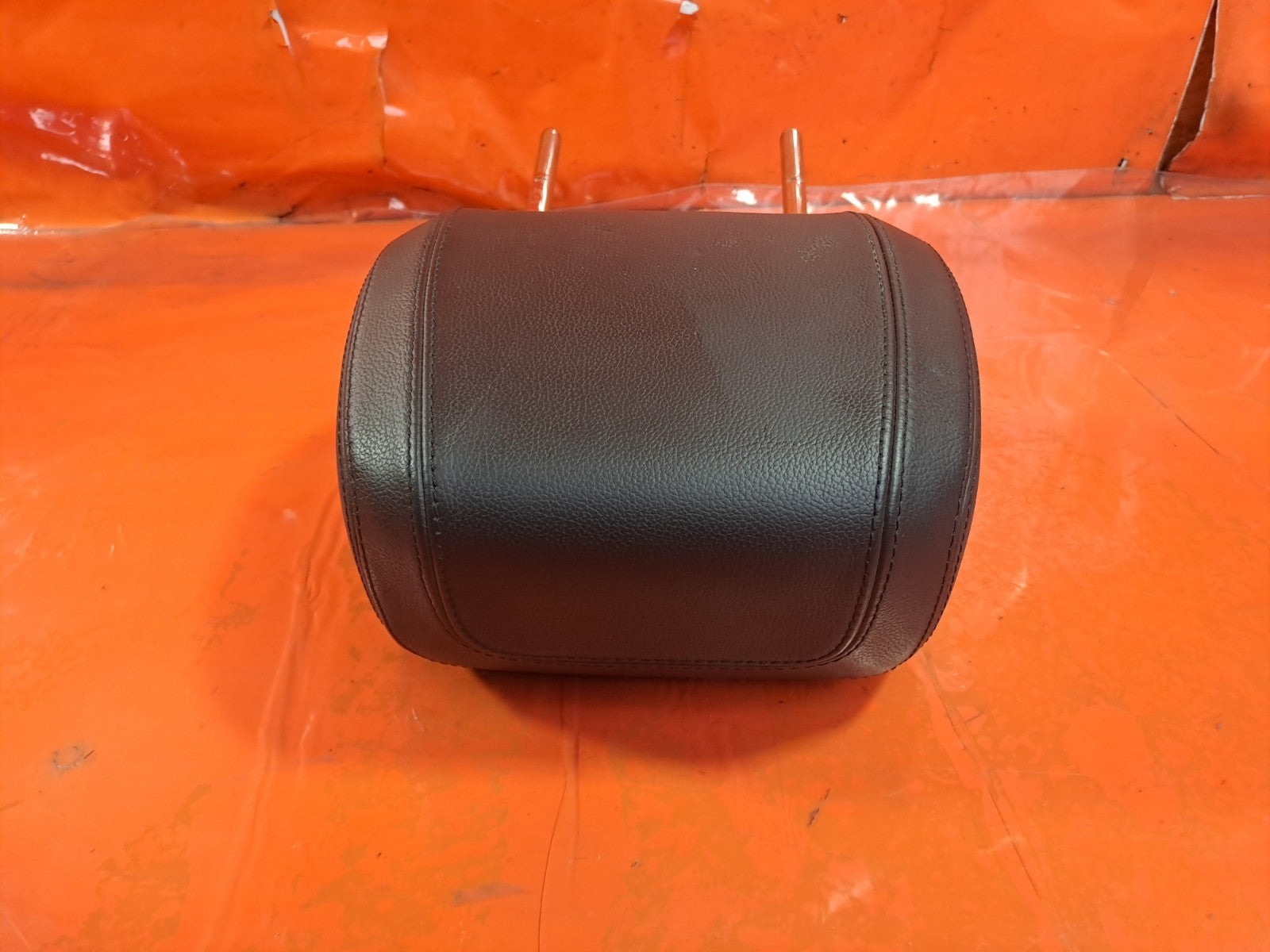 ✅Land Rover Discovery L550 2.0 Diesel 2015 Front Leather Headrest Warranty A131 - Image 9
