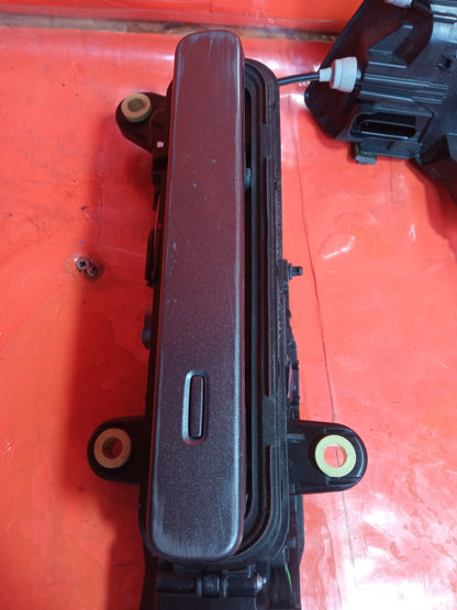 ✅Jaguar I-Pace Ev400 X590 2020 Rear Left Door Handle and Lock J9D324995AE A375 - Image 4