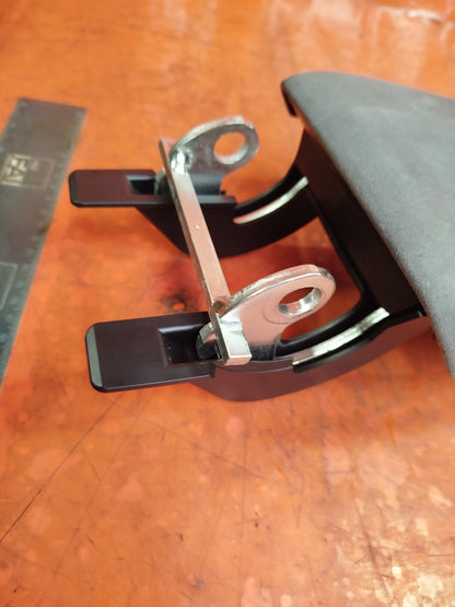 ✅CUPRA BORN V2 Ev 2023 CENTRE CONSOLE ARMREST Warranty A272 - Image 11