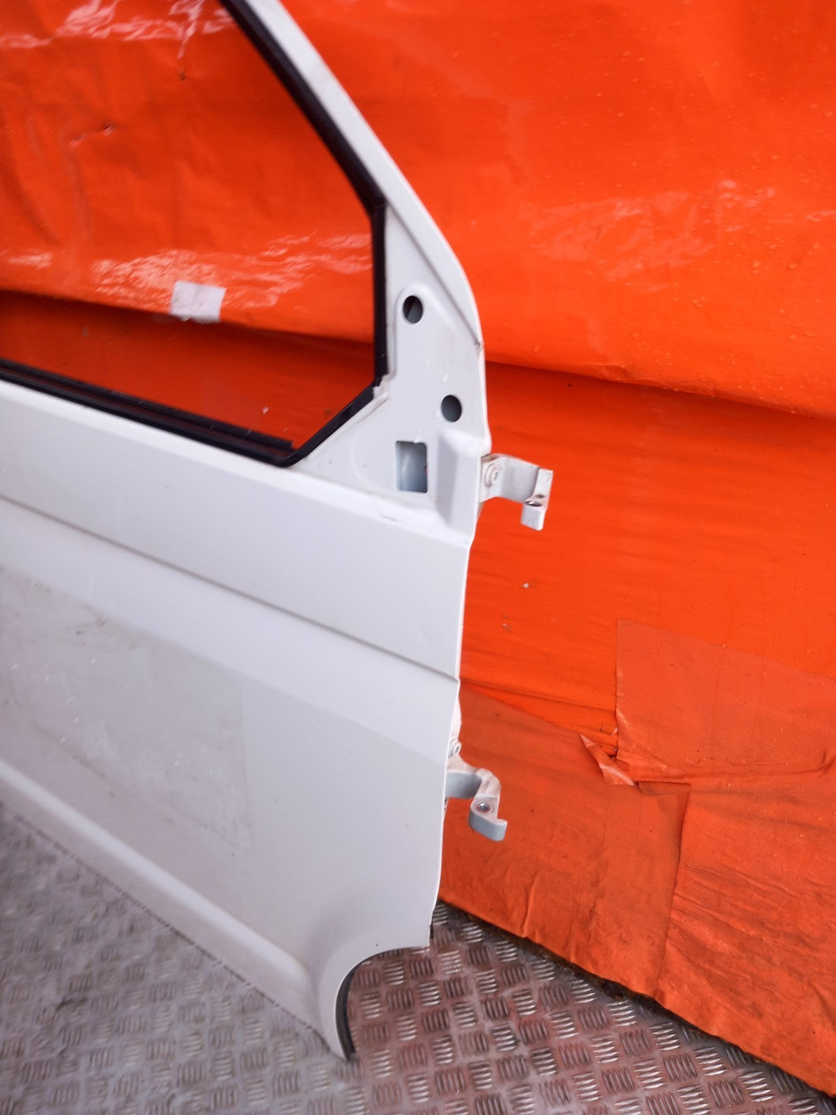 VW Transporter T30 2.0 Diesel 2021 Front Right Driver Side Door White A410 - Image 4