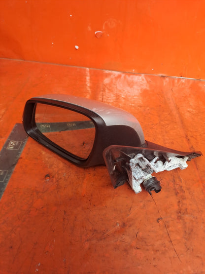 ✅2012 BMW 1 SERIES F20 URBAN 2.0D FRONT LEFT WING MIRROR SILVER A83 + WARRANTY - Image 4