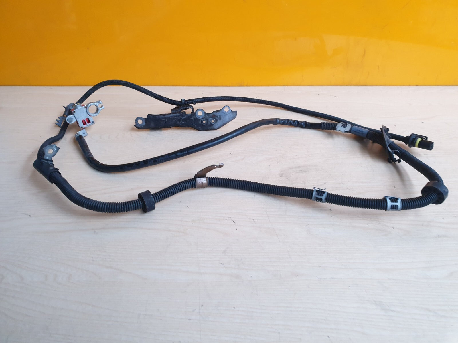 ✅2015 MERCEDES C CLASS W204 2.1CDI POSSITIVE BATTERY CABLE A2044402613 A052 - Image 3