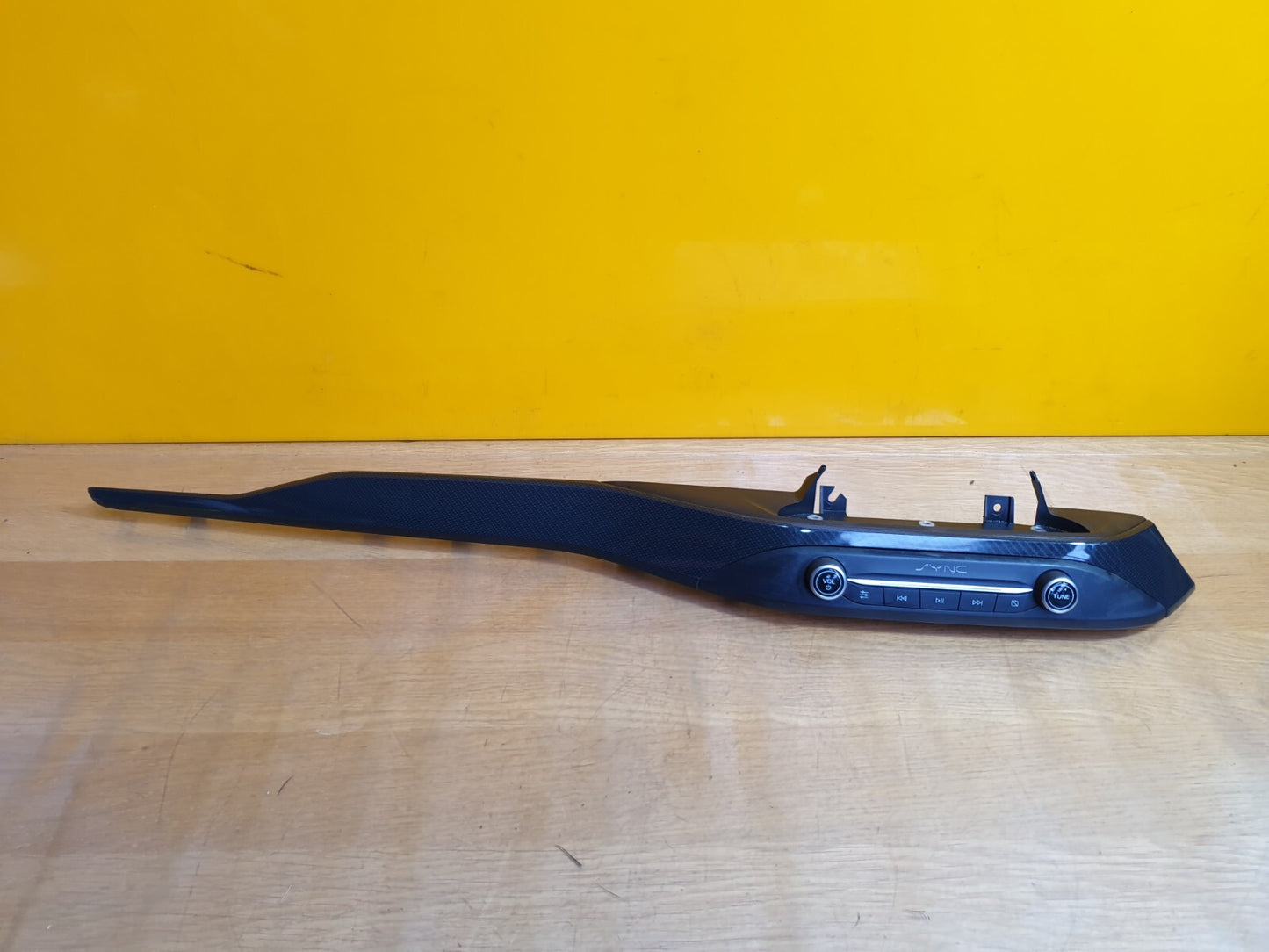 ebay-src:https://i.ebayimg.com/00/s/mtiwmfgxnjaw/z/r5caaoswoflmnpyk/$_57.jpg