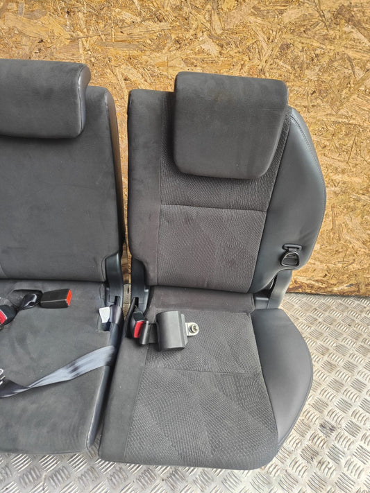 ✅Toyota Sienna 3rd row seats with seat belts camper conversion folding xAA - Image 2