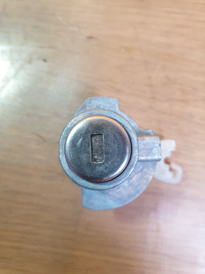 ebay-src:https://i.ebayimg.com/00/s/mtywmfgxmjaw/z/sx4aaoswgqhmauml/$_57.jpg