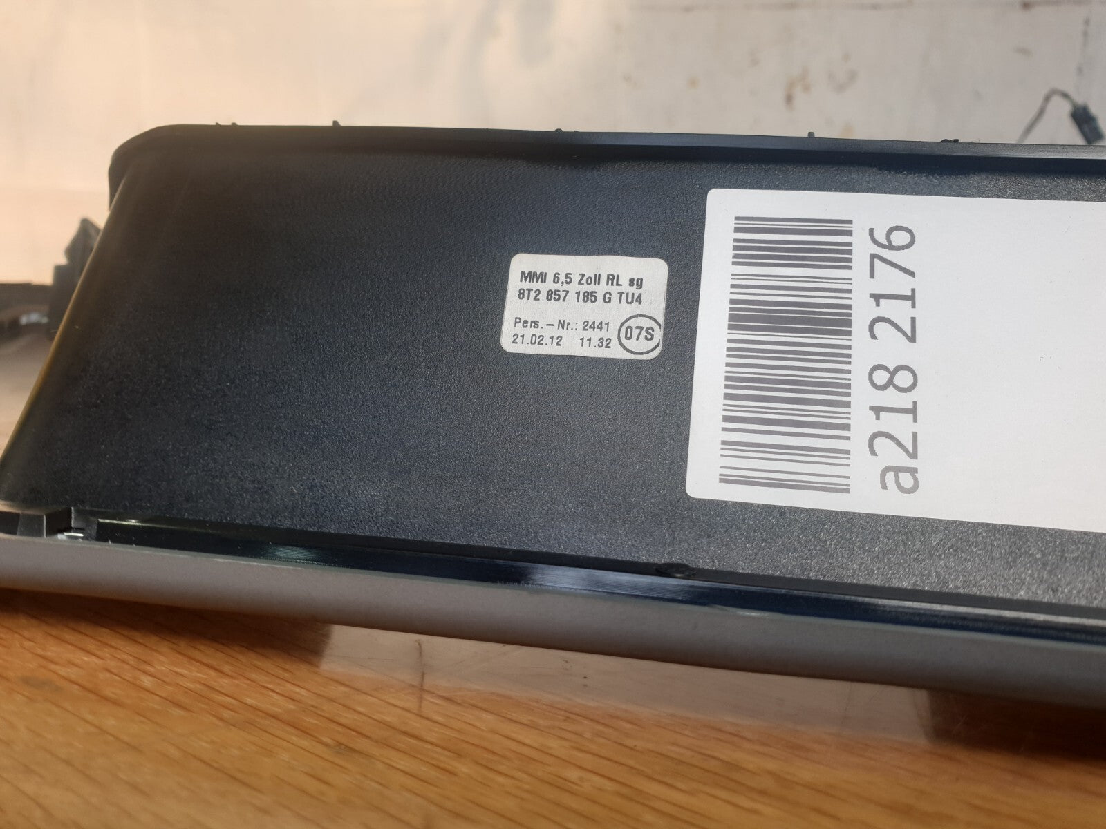 Audi A5 S Line 2.0 Diesel 2012 DISPLAY SCREEN SURROUND TRIM 8T2857185G Warranty - Image 3
