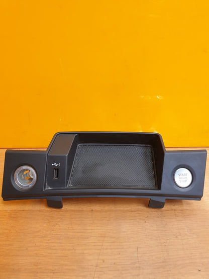 ✅2019 AUDI Q5 FY 2.0TDI CENTRE CONSOLE START STOP USB SOCKET TRIM 80C864131A - Image 1