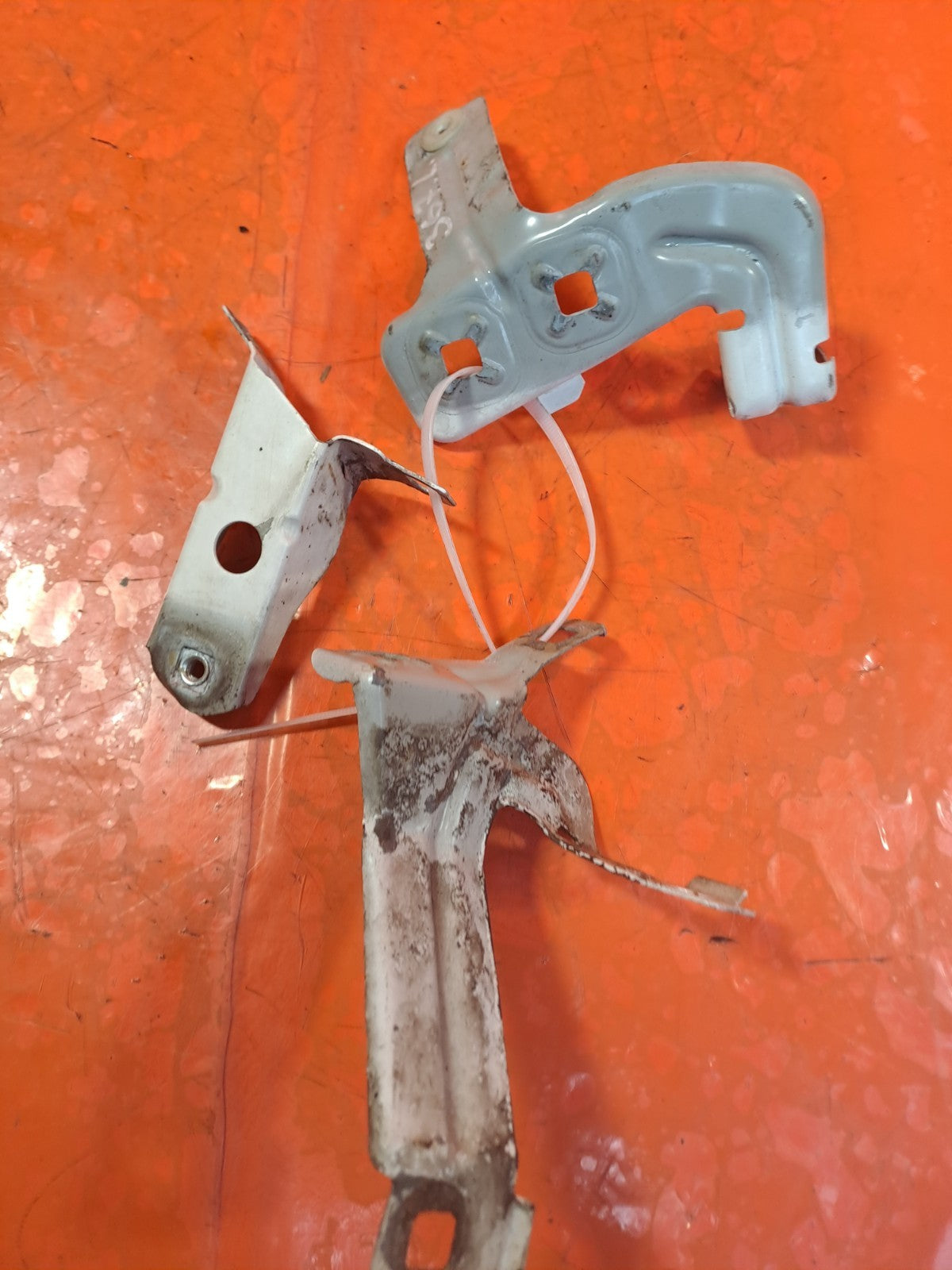 ✅BMW F33 420D M SPORT 2.0 DIESEL 2015 FRONT LEFT WING BRACKETS 7255821 Warranty - Image 3
