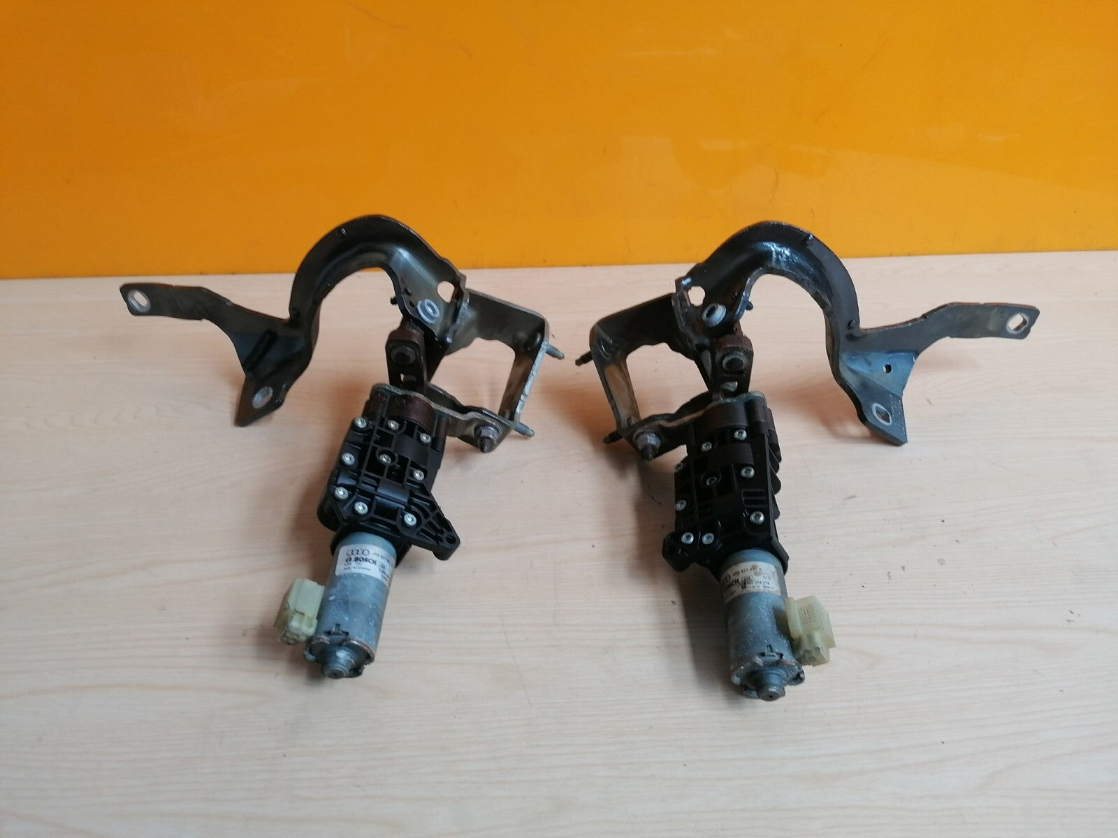 ebay-src:https://i.ebayimg.com/00/s/mtiwmfgxnjaw/z/pcmaaoswtnjka6cz/$_57.jpg