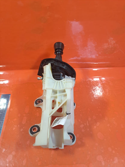 VW TRANSPORTER T6 2.0 DIESEL 2016 5 SPEED MANUAL GEAR LEVER 7E0711113K 7H0711116 - Image 4