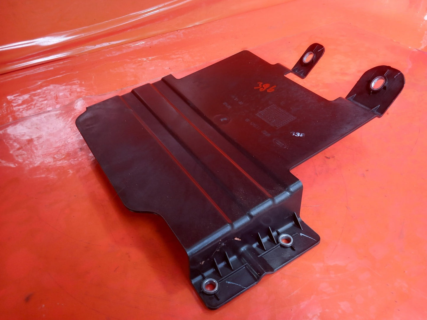 Land Rover Defender L663 3.0 Diesel 2025 Left Interior Part M8B2112D75AA A396 - Image 8