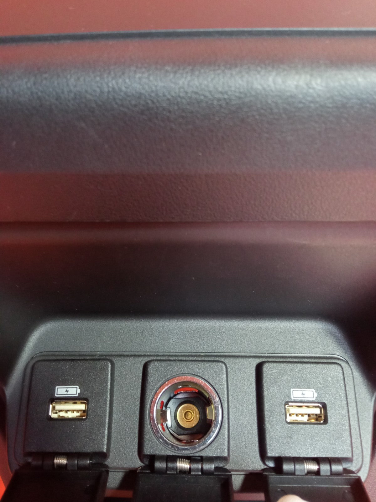 ✅Jaguar I-Pace Ev400 X590 2020 Rear Center Console Trim USB Ports J9D304569A - Image 7