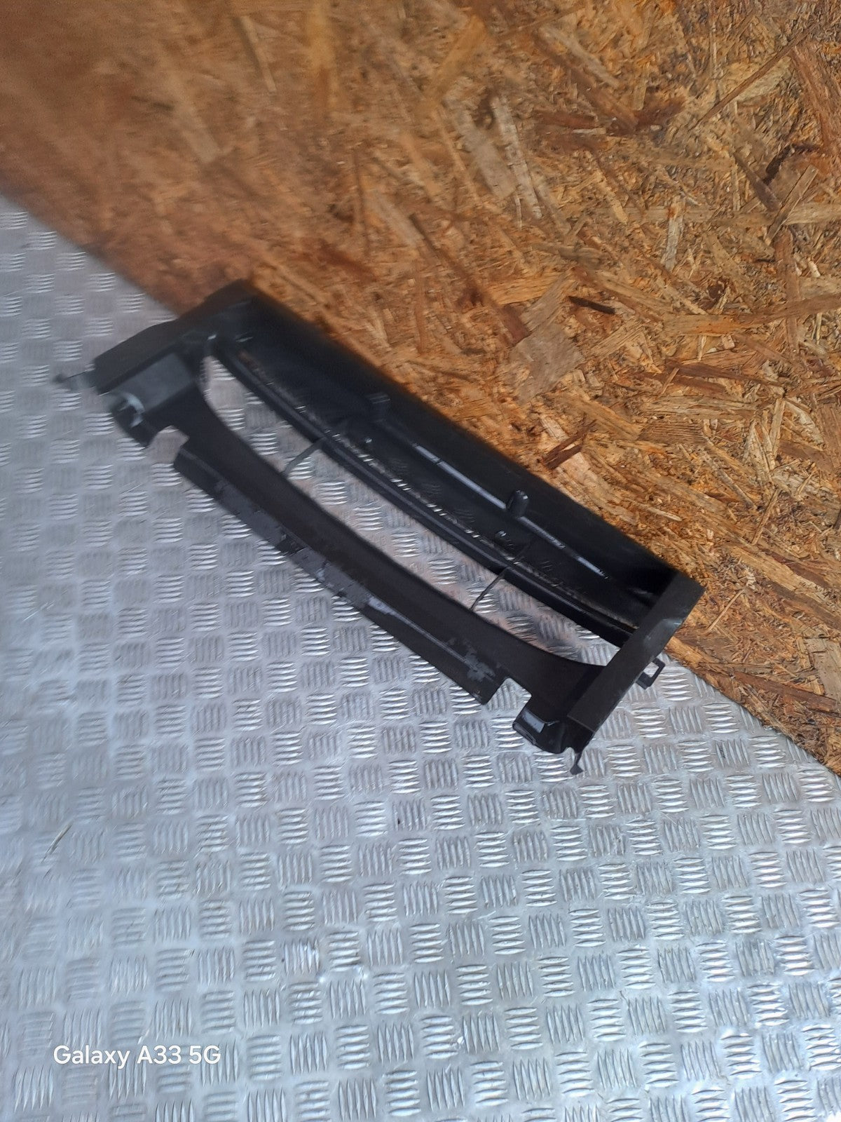 ✅BMW 1 Series F21 Sport 2016 Radiator Air Duct Lower Panel 7383771  A122 - Image 5