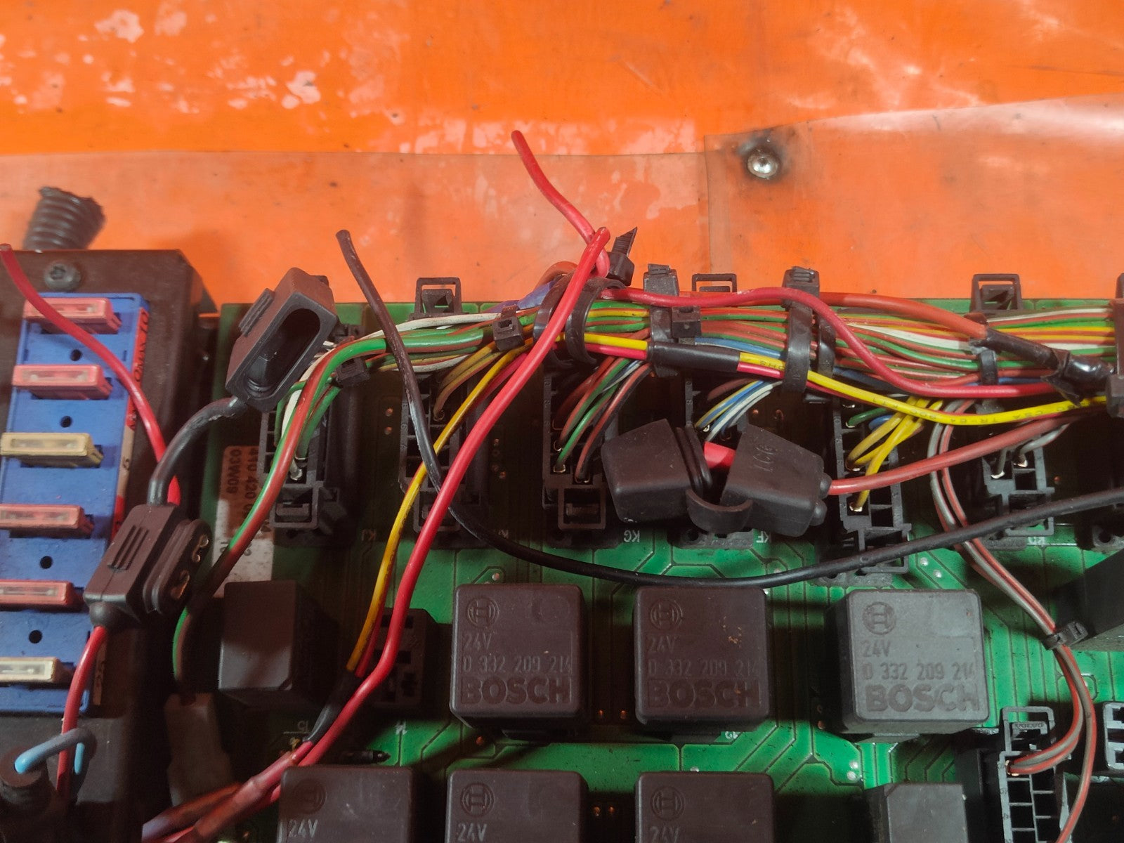 ✅2003 VOLVO FL FUSE BOX 1079459 + WARRANTY A324 - Image 4