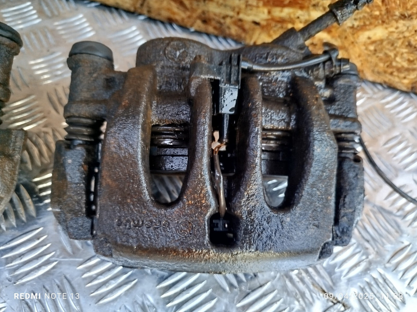 ✅VW Crafter Cr35 2017 2.0 Diesel FRONT BRAKE CALIPERS Warranty A277 - Image 4